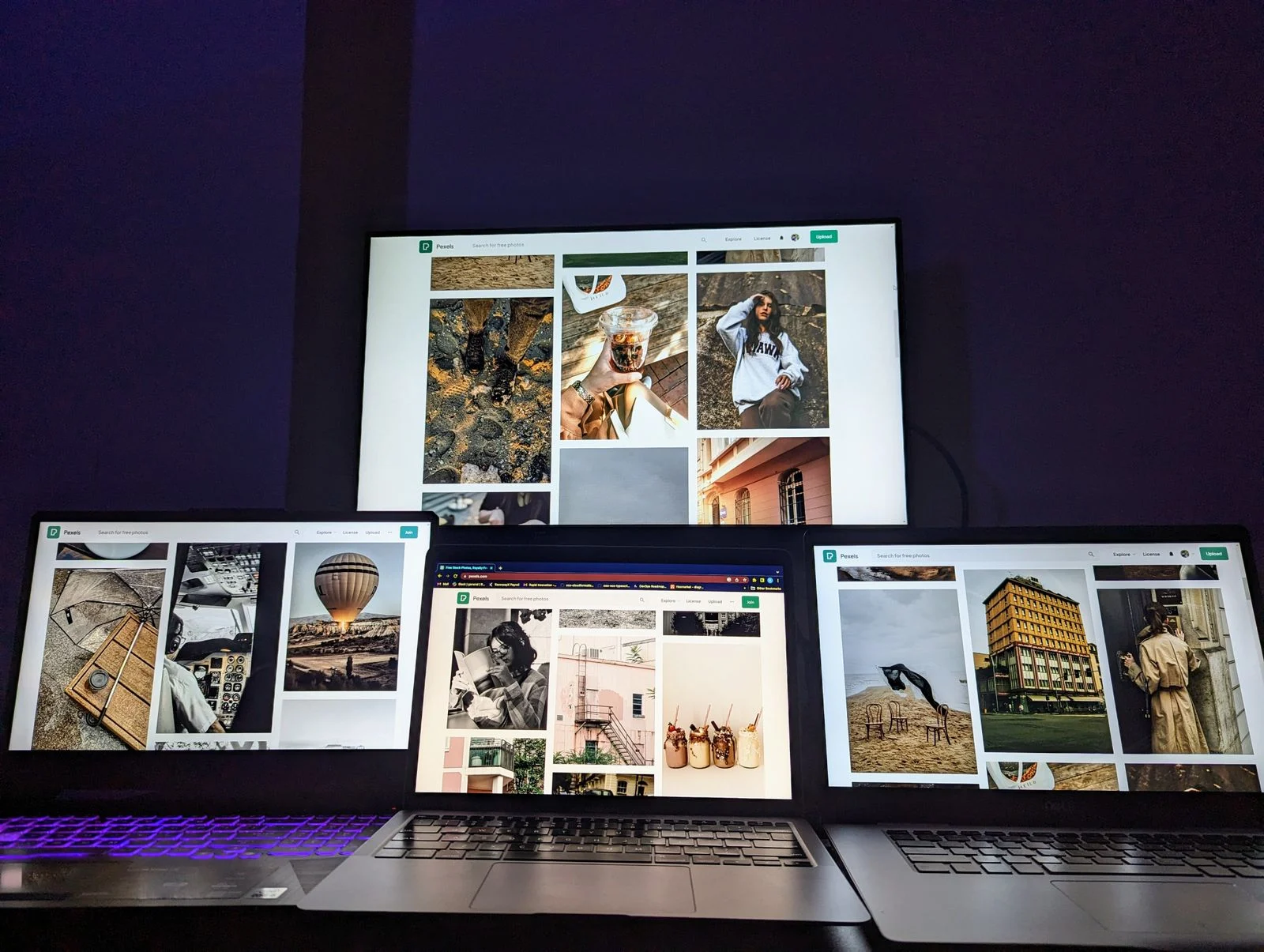Kolm ekraani, kõigil täissuuruses fotogaleriid