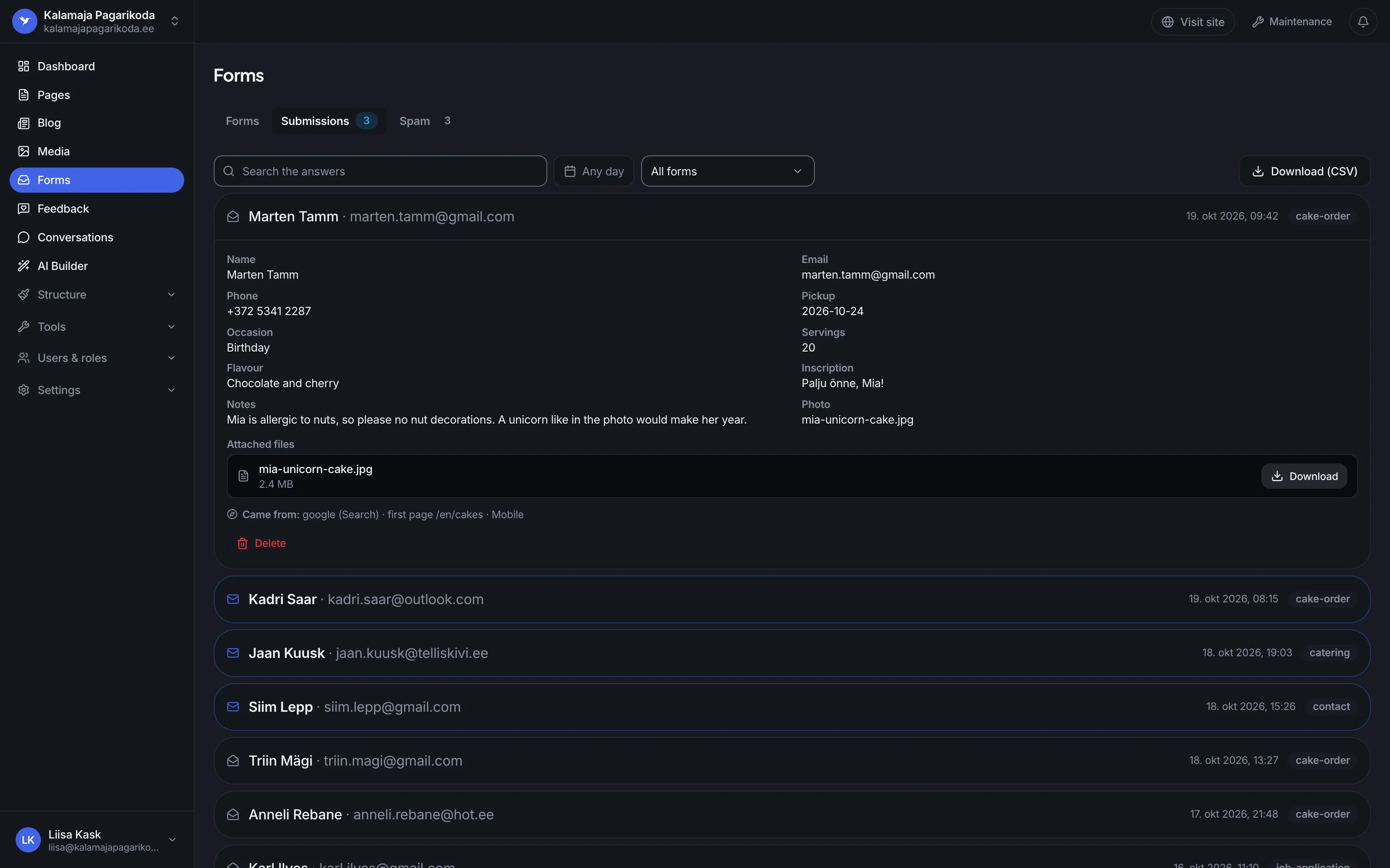 The form responses inbox: the list of answers and one answer open